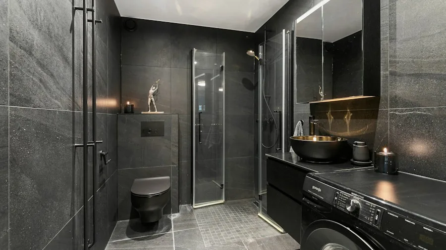 Shower Curtain Storage Hits Home Depot: What Buyers Should Know About This Space Saving Option 3 bathroom interior small space