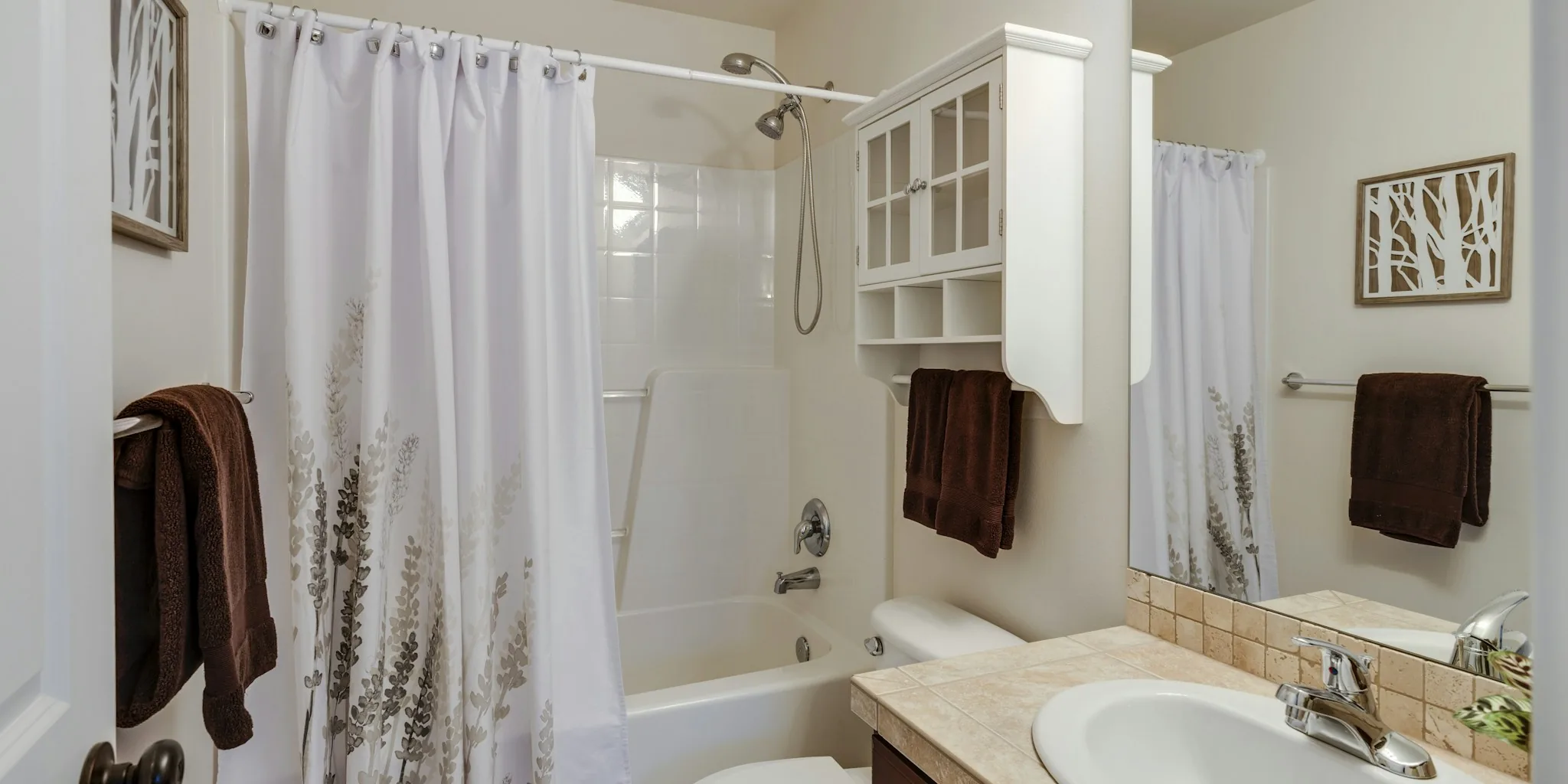 Keep Your Shower Rod from Falling: The One Screw Fix