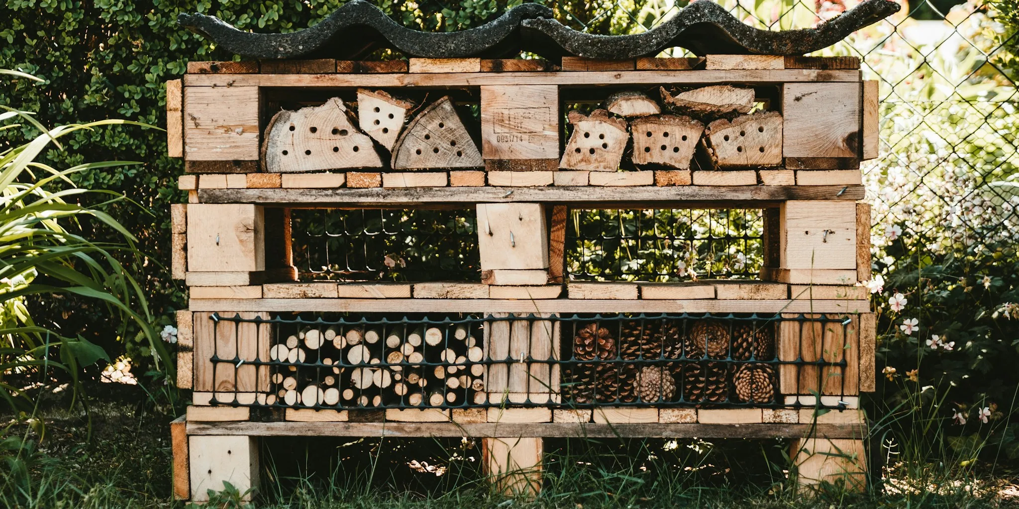 Turn Toilet Paper Tubes into Pollinator Habitats
