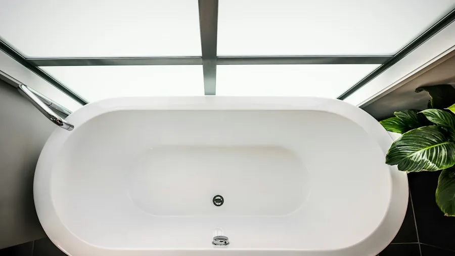 Popular Bathtub Pillow with Suction Cups Gains Customer Attention: What Shoppers Need to Know 3 clean bathtub surface