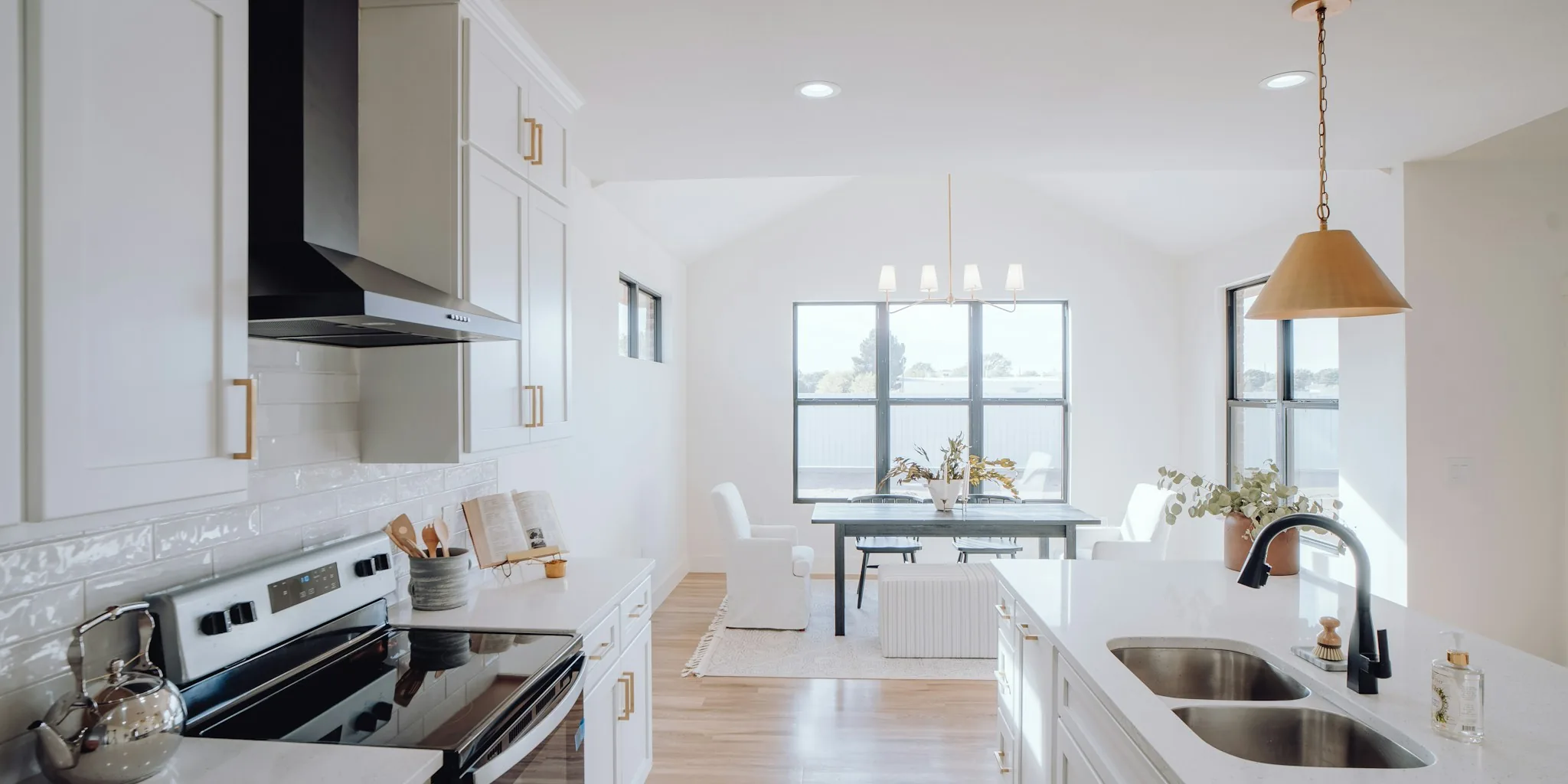 What Guests Notice First in Your Kitchen: Psychologist Insights for Shoppers