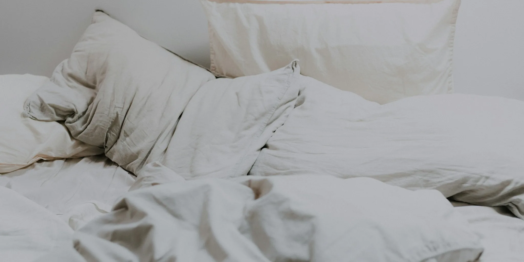 Memory Foam Pillow Stains: What Shoppers Should Know About Safe Cleaning