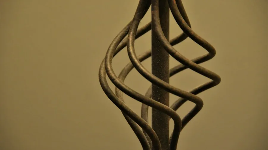Vintage Lighting Trends: Why Designers and Celebrities Are Choosing Classic Pieces for Modern Homes 2 mid-century modern sculptural lamp design