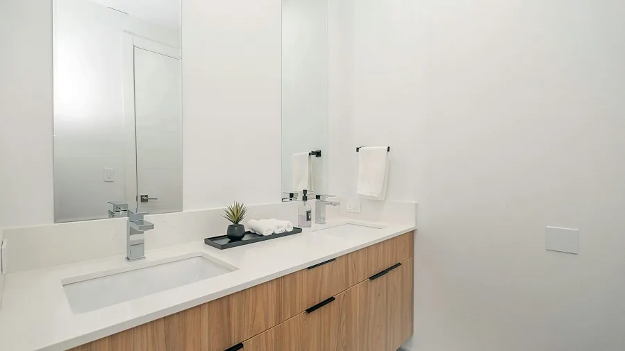 Expert-Approved Bathroom Fixture Brands Help Shoppers Choose the Right Faucets and Finishes 2 modern bathroom vanity design