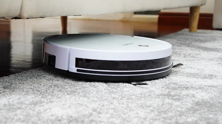 Roborock Qrevo 2 Pro Removes Its Own Mop for Carpet Cleaning: What Buyers Should Know 3 multi-surface flooring home with robot vacuum