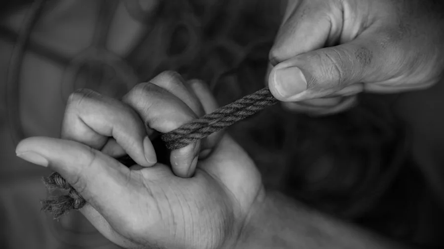 natural cord knotting technique hands