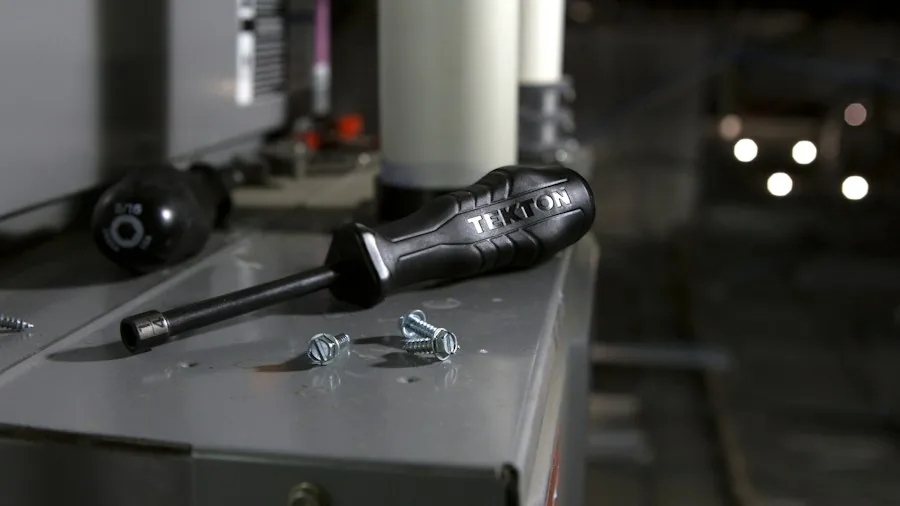 Klein Tools Enters Wire Nut Market: What This Means for Your Electrical Projects 3 nut driver and connector installation