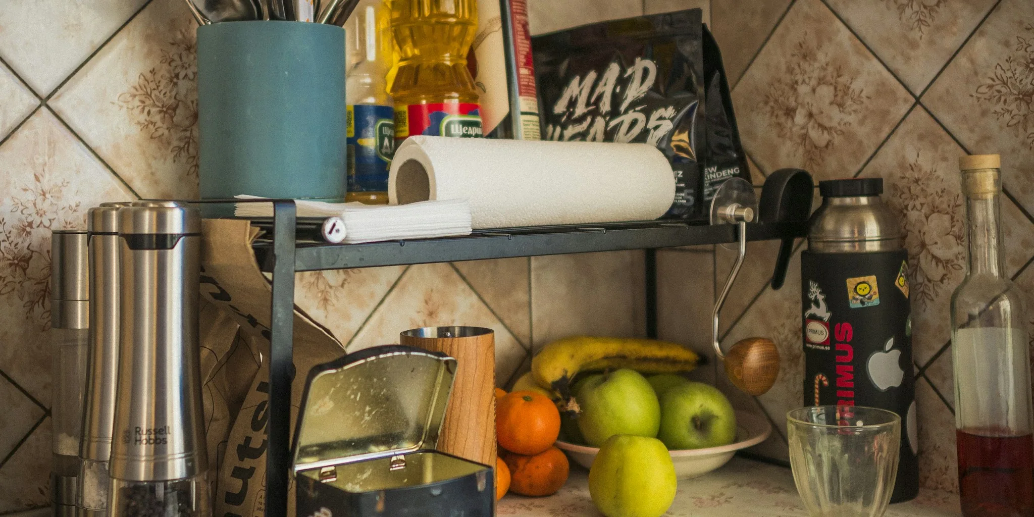 Repurpose Toilet Paper Tubes for Kitchen Rag Storage