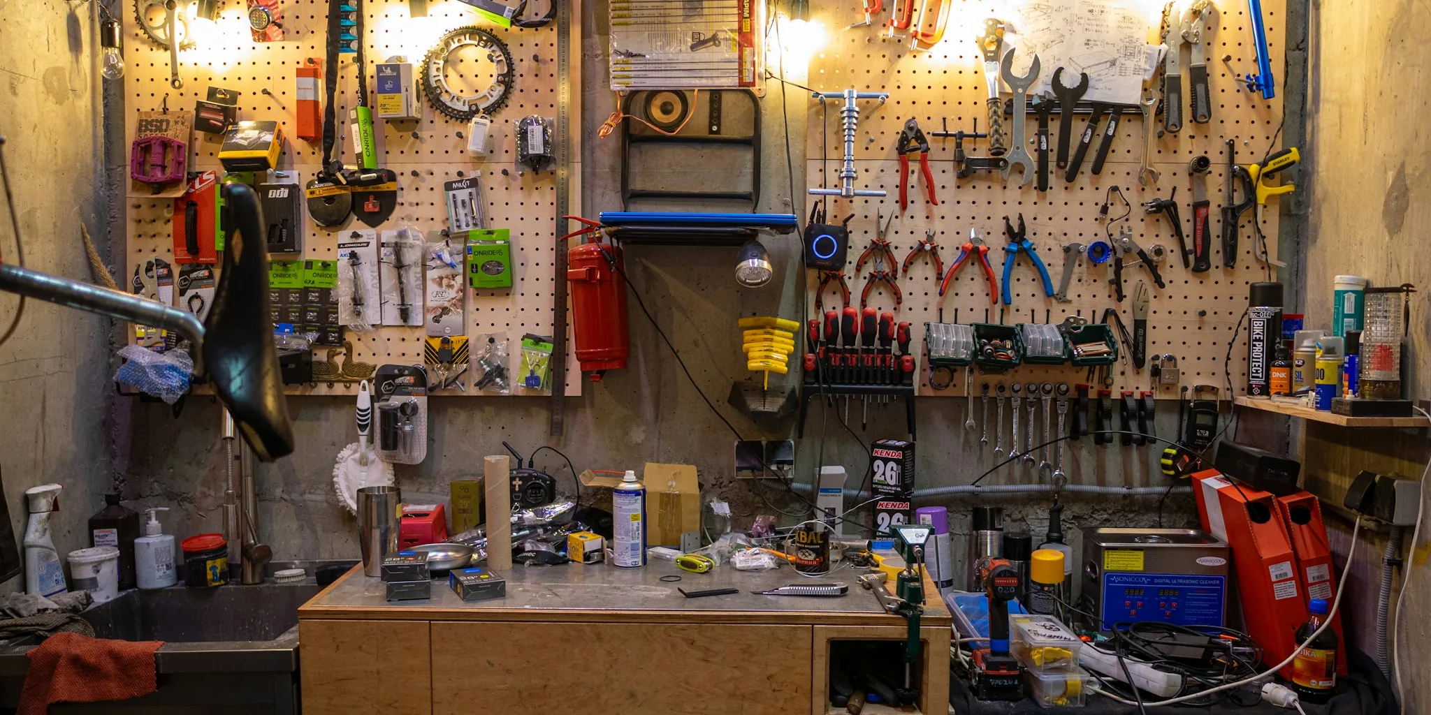 DeWalt Silicone Mat Protects Your Workbench