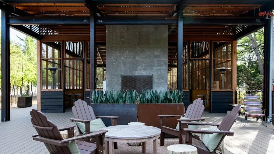 LED Retaining Wall Lighting Transforms Outdoor Spaces: What Shoppers Need to Know 3 outdoor firepit seating area illumination
