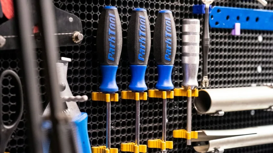 Bosch Officially Launches Full Hand Tool Line: What Shoppers Should Know 3 professional screwdrivers wrenches collection
