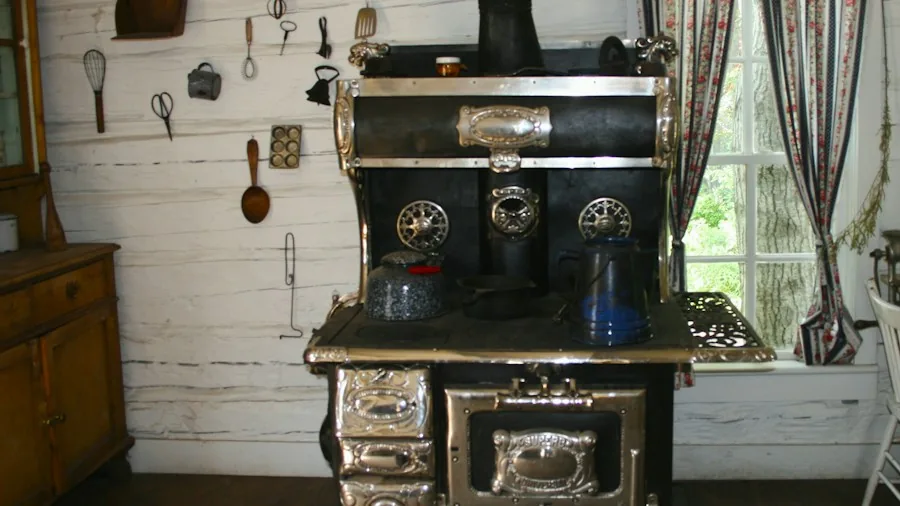 Kitchen Remodel Blends 1940s Style with Modern Function - What Shoppers Can Learn 3 refurbished antique stove kitchen