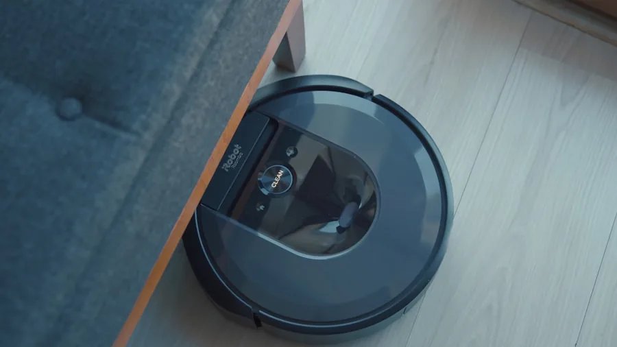 Roborock Qrevo 2 Pro Removes Its Own Mop for Carpet Cleaning: What Buyers Should Know 2 robot vacuum docking station maintenance