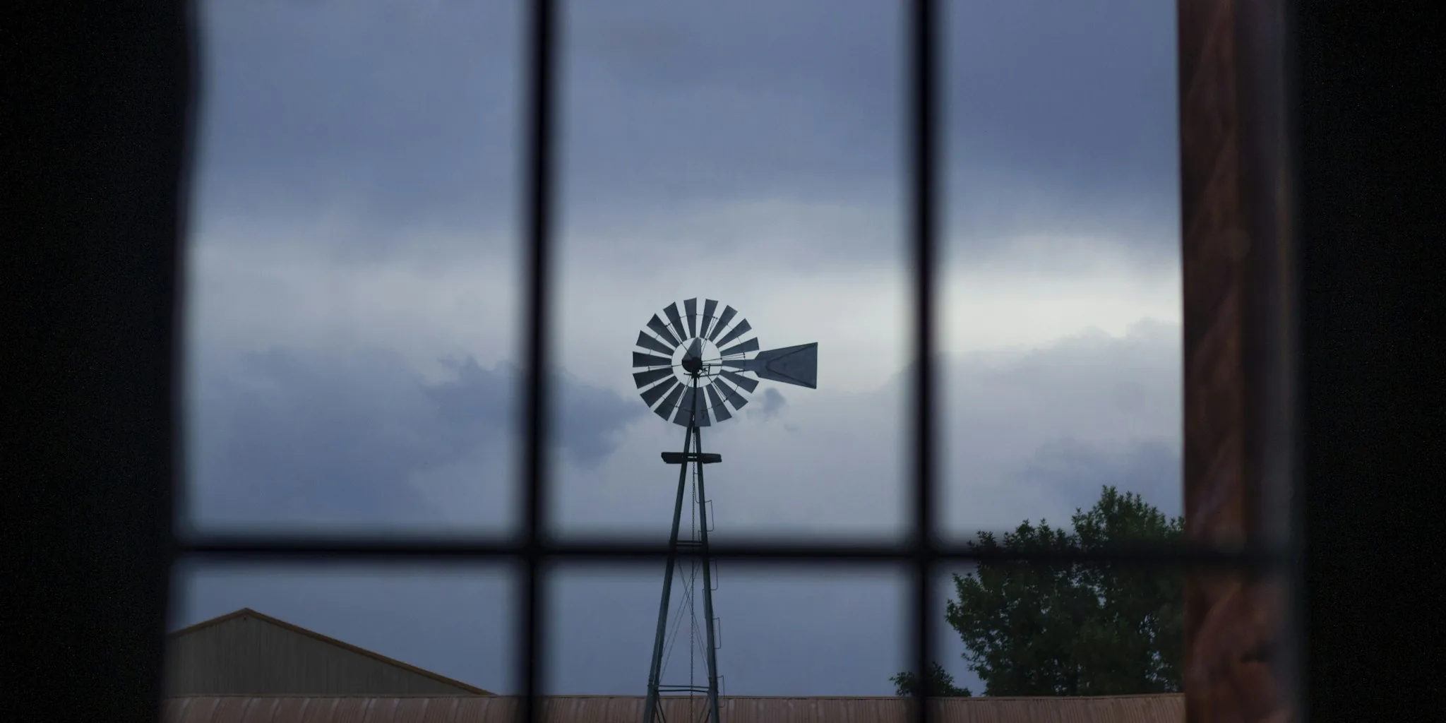 Old Ceiling Fan Blades Get New Life as Rustic Windmill Home Decor