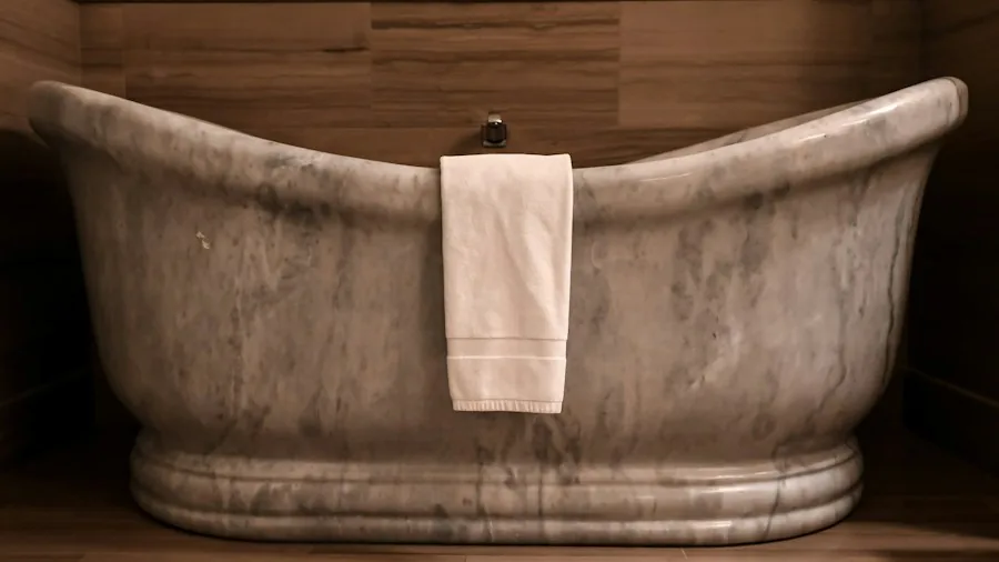 Bathtub Stain Removal at Home: What Every Shopper Should Know 3 sparkling clean bathtub