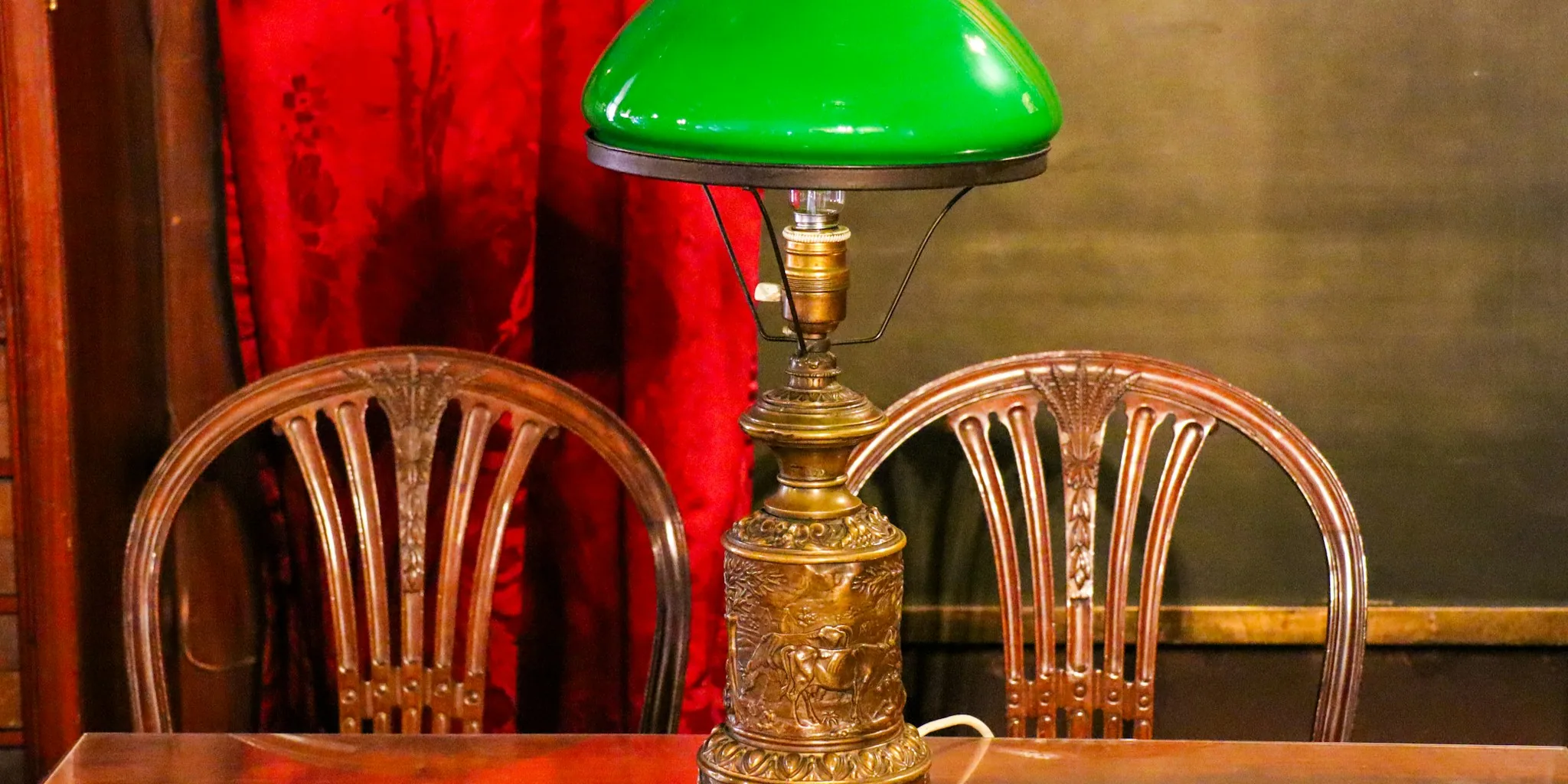 Collectible Emeralite Lamps: A Valuable Thrift Store Find