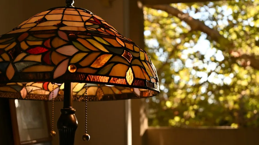 Retro Stained Glass Night Lights Are Making a Comeback: What Shoppers Need to Know 2 vintage stained glass lamp decor